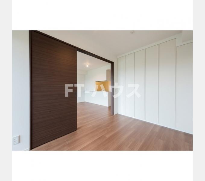 居室・リビング　収納洋室5.8帖