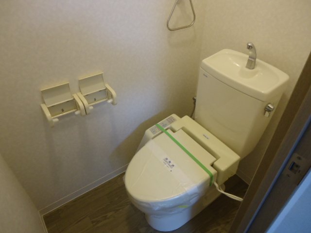 トイレ　シャワー付トイレ