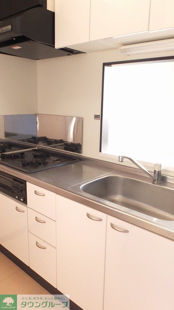 キッチン　3口のガスコンロ