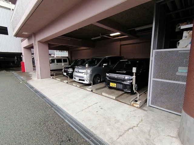駐車場　駐車場