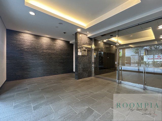 エントランス　エントランス