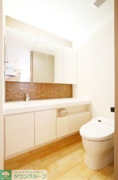 洗面設備　お問合せは(株)タウンハウジングレジデンス事業部　赤坂店・…