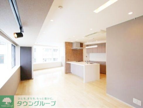 居室・リビング　お問合せは(株)タウンハウジングレジデンス事業部　赤坂店・…