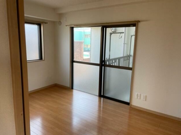 居室・リビング　角部屋・三面採光・2階以上☆