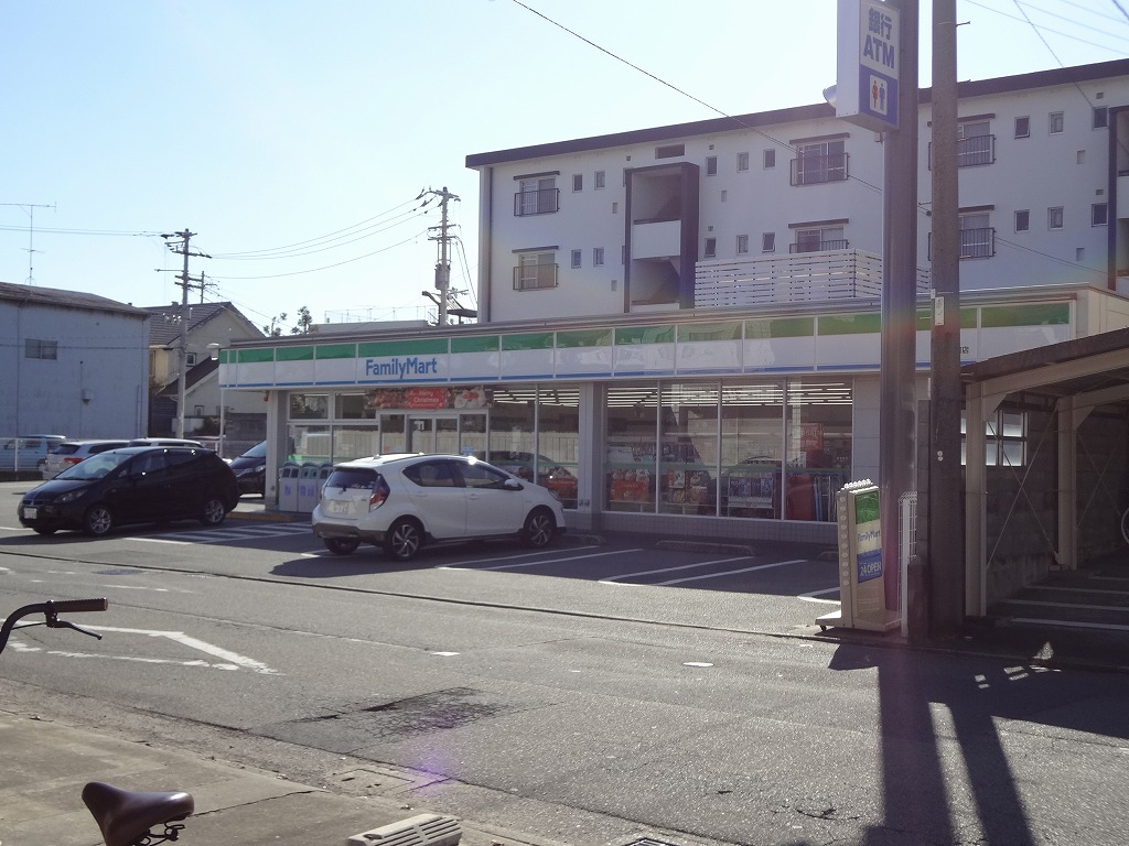 コンビニ　ファミリーマート南昭和町店（コンビニ）まで97m