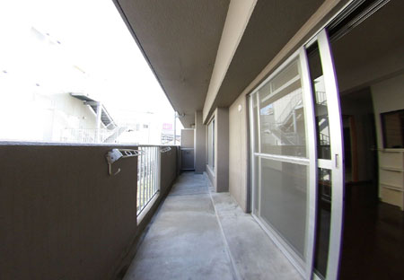 バルコニー　落ち着いた時間を過ごせるバルコニーです