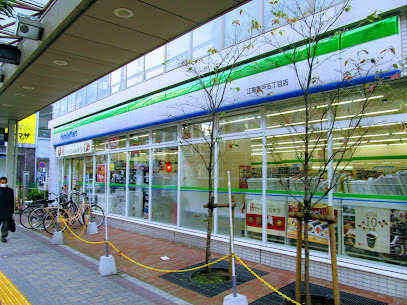コンビニ　ファミリーマート江東亀戸五丁目店（コンビニ）まで68m