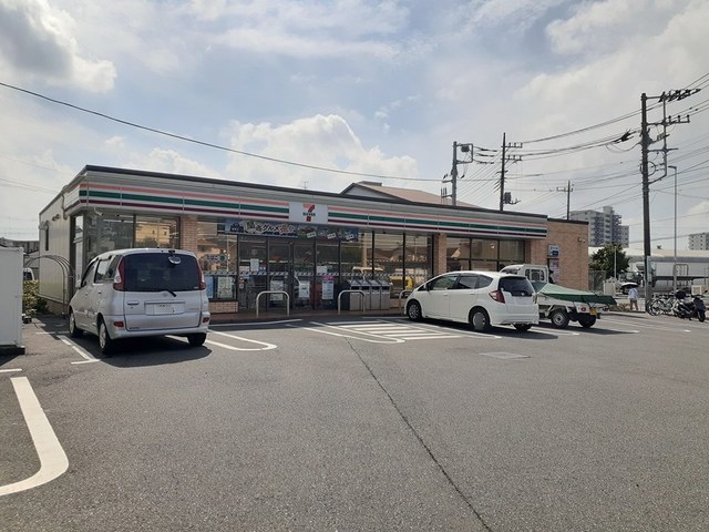 コンビニ　セブンイレブン（コンビニ）まで400m