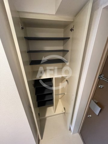 収納　アスヴェル梅田WEST　シューズボックス