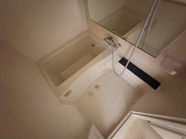 バス・シャワールーム　広めのお風呂は一日の疲れを癒してくれます。