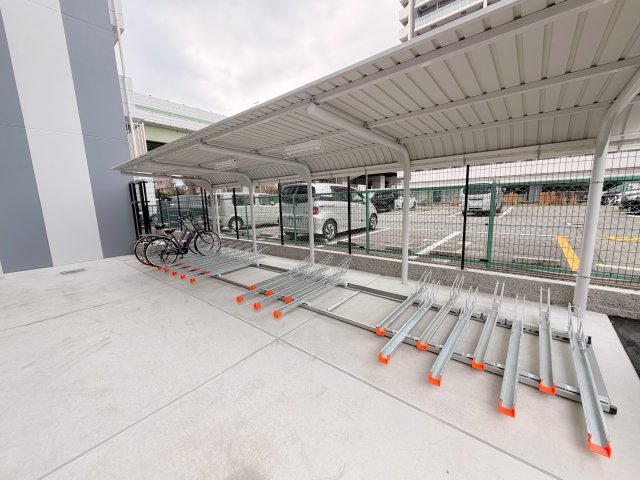 駐車場　敷地内には入居者専用の駐輪スペースもあります。