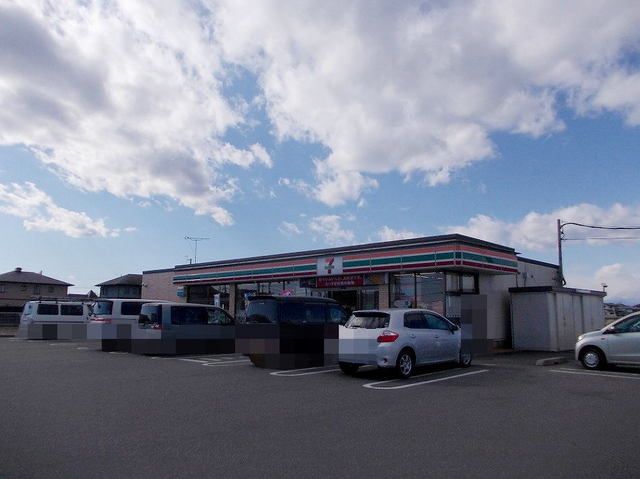 コンビニ　セブンイレブンさくら氏家店（コンビニ）まで800m