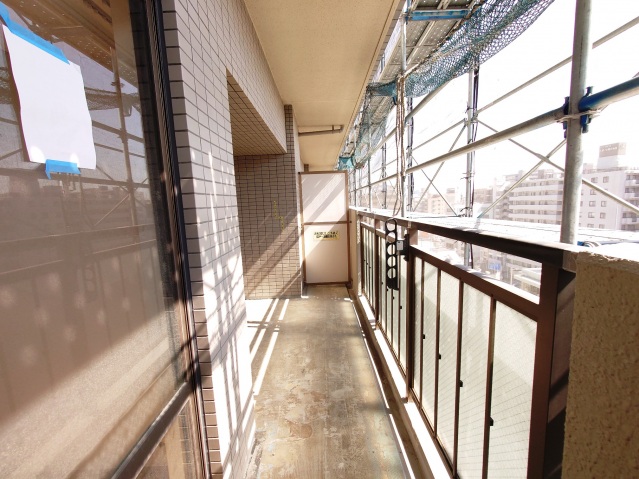 庭　洗濯物が乾く広いバルコニー