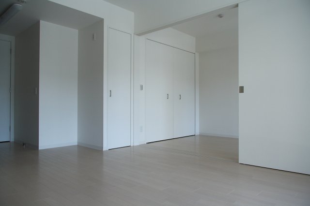 その他部屋・スペース　清潔感のあるフローリングのお部屋です