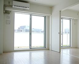 居室・リビング　南西向きのお部屋です。