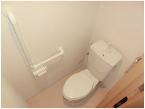 トイレ　シンプルで使いやすいトイレです♪