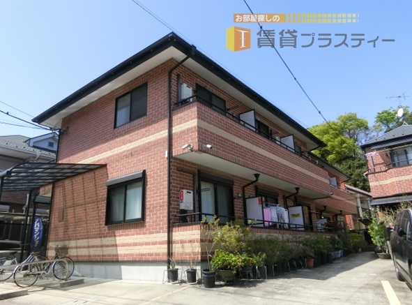 建物外観　真間山のふもとに。。自然感じるナチュラリーアパート。