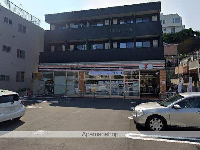 コンビニ　セブンイレブン（コンビニ）まで522m