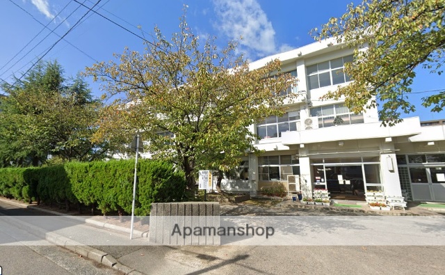 小学校　明徳小学校（小学校）まで543m