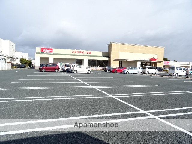 スーパー　バロー高塚店（スーパー）まで1300m