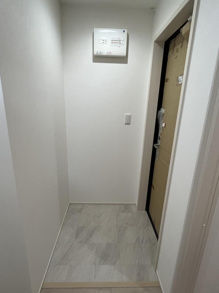 玄関　※同タイプ同モデルの写真を使用