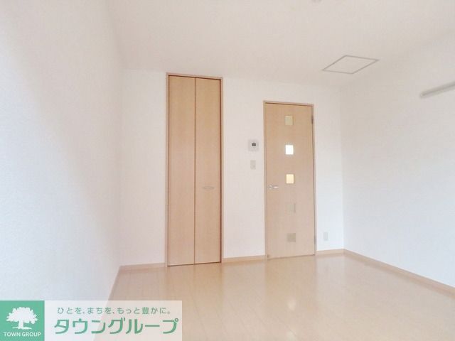 居室・リビング　☆広々洋室☆