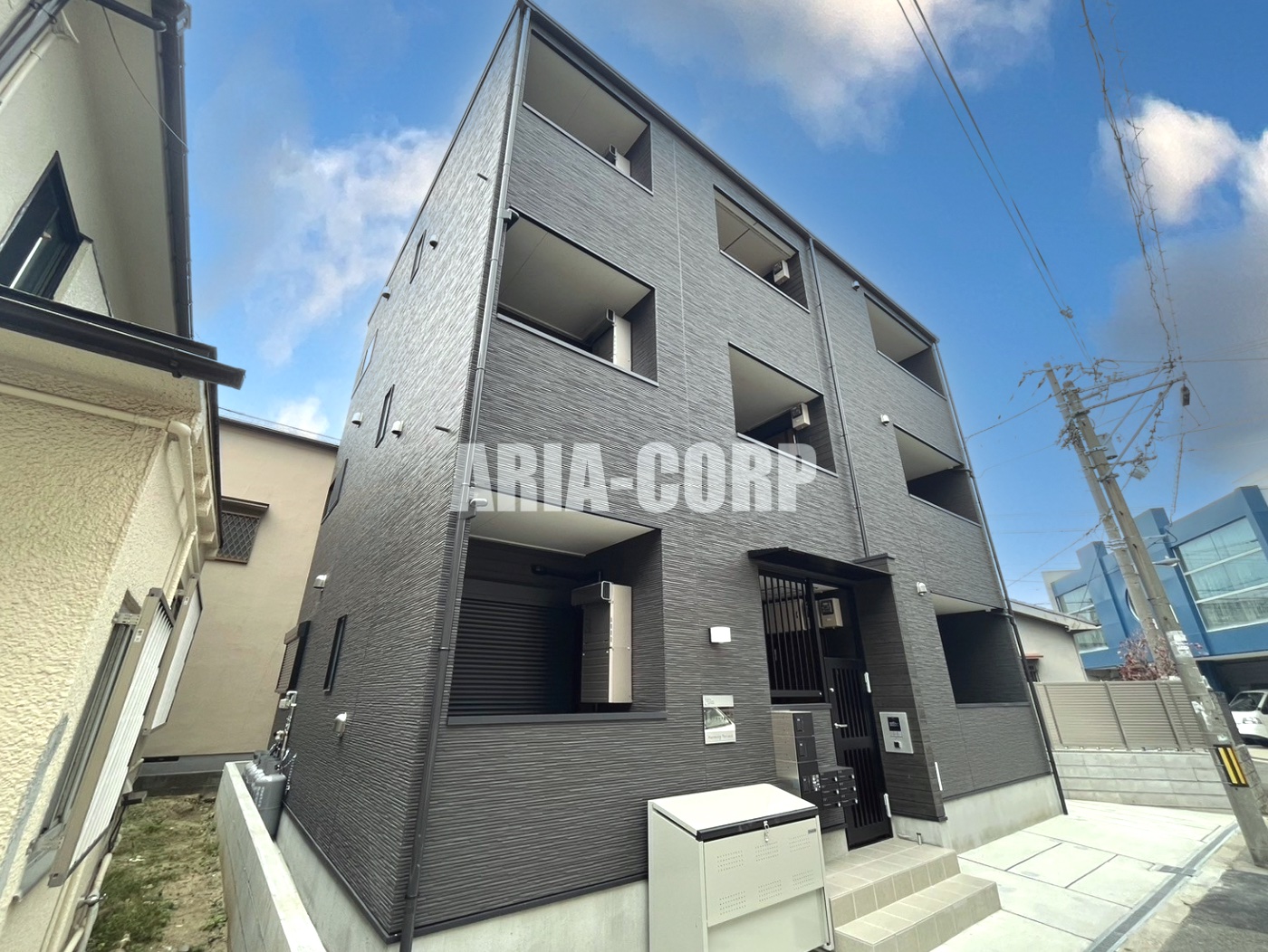 建物外観　2024年完成、大手ハウスメーカー施工のデザイナーズアパート
