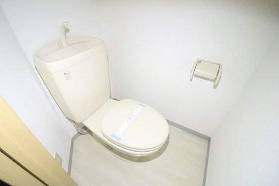 トイレ　※別号室の写真です。