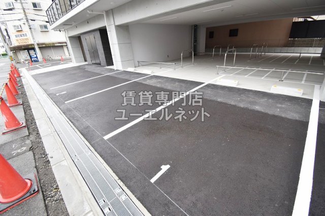 駐車場　敷地内駐車場