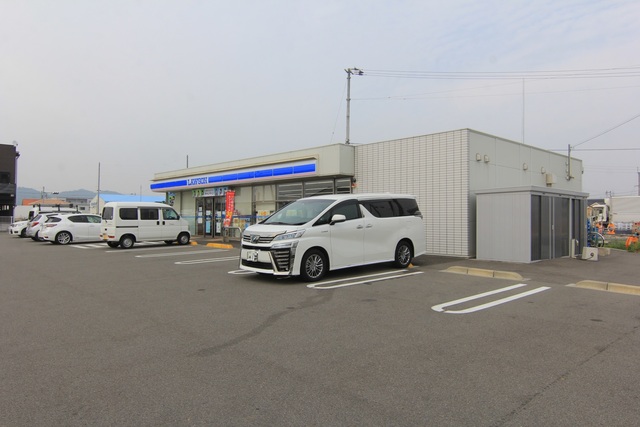 コンビニ　ローソン　松山空港東店（コンビニ）まで464m