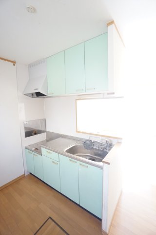 キッチン　※同物件、同タイプ、間取り反転のお部屋です