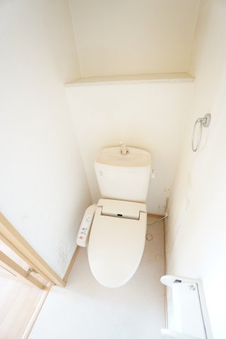 トイレ　※同物件、同タイプ、間取り反転のお部屋です
