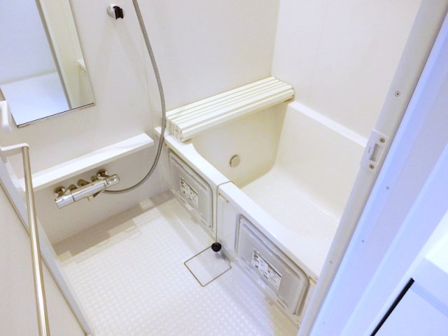 バス・シャワールーム　雨の日にも安心の浴室乾燥機付き♪