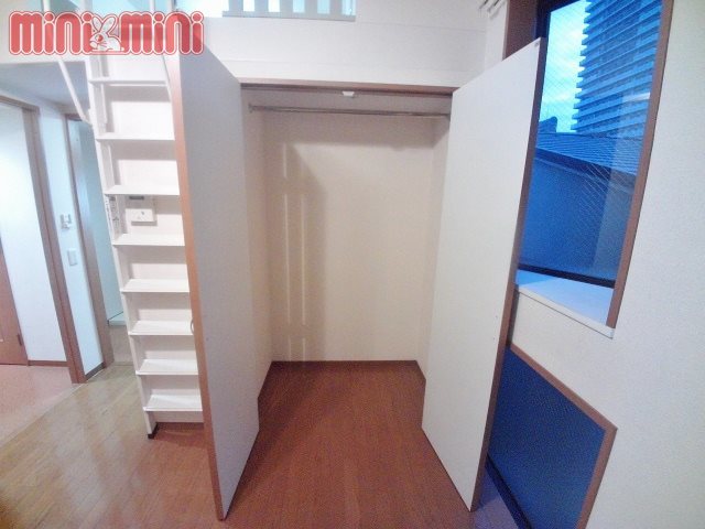 収納　奥行があり、収納力のあるクローゼット