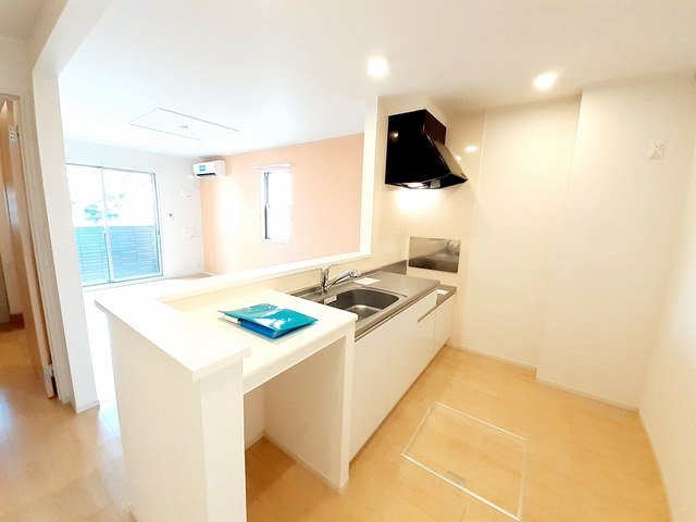 キッチン　コンパクトなキッチンで掃除もラクラク
