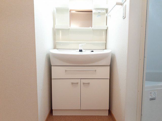 洗面設備　使いやすい洗面所です
