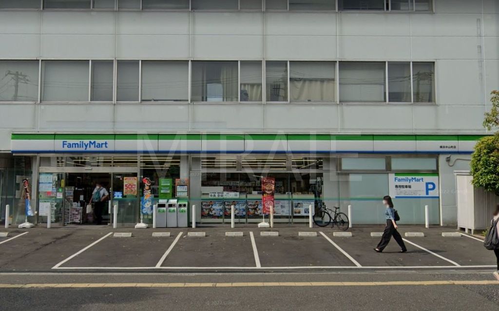 コンビニ　ファミリーマート横浜中山町店（コンビニ）まで570m