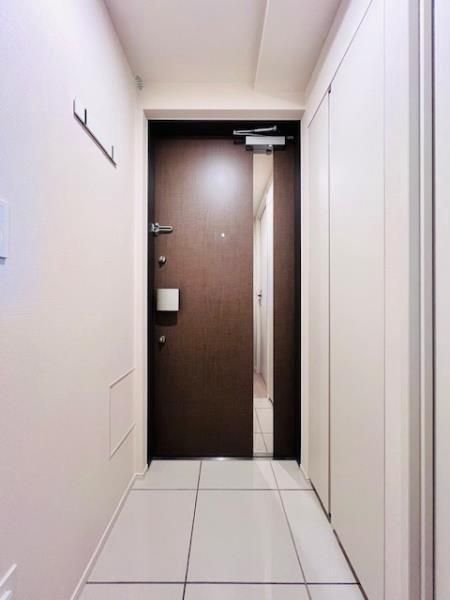 玄関　居住者様専用の集会場を完備