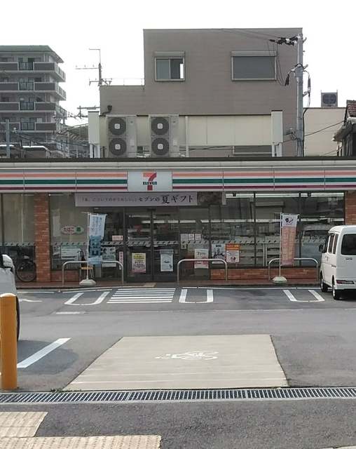 コンビニ　セブンイレブン泉大津東雲町店（コンビニ）まで648m