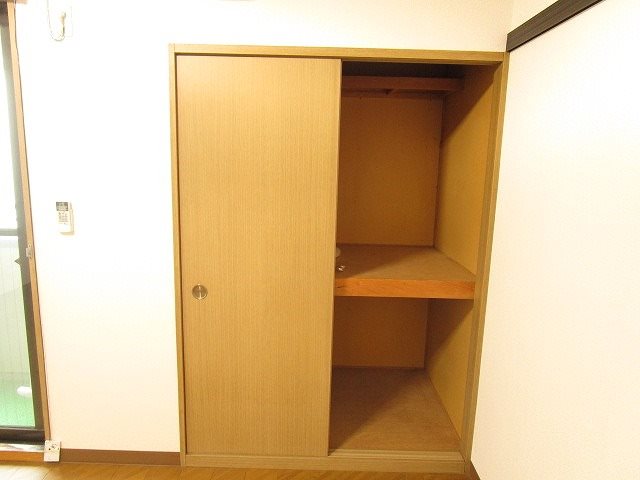 収納　写真は205号室です（参考）