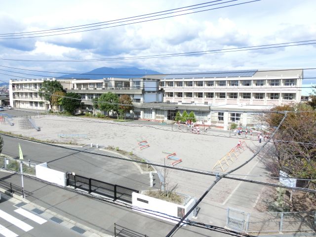 小学校　大岡小学校（小学校）まで350m