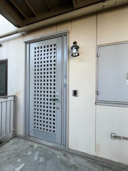 玄関　ダブルロックで防犯面も安心です♪