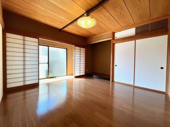 その他部屋・スペース　洋室にリフォーム済の元和室♪部屋に広縁もあります。
