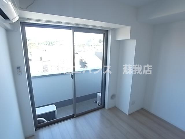 その他部屋・スペース　広くて明るい寝室