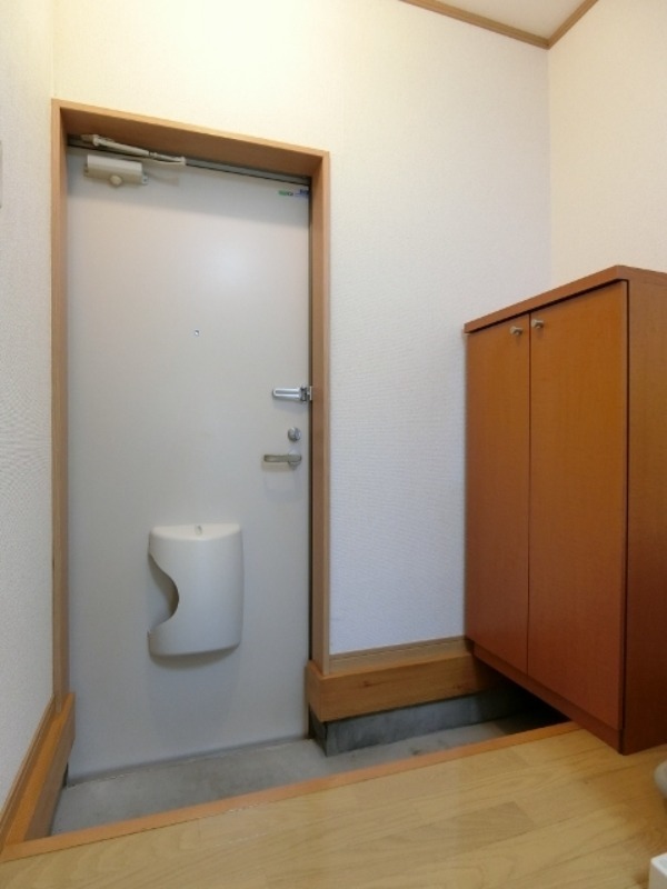 玄関　図面と現状に相違がある場合には現状を優先