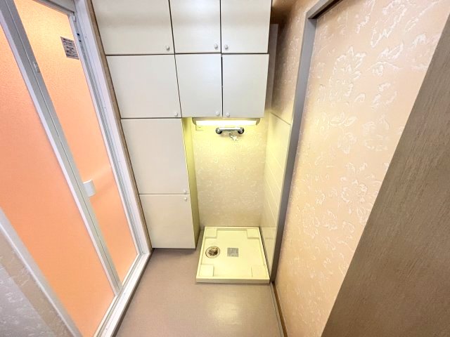 その他　収納充実の洗濯置き場★