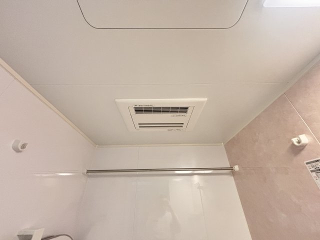 その他設備　雨の日も安心の浴室乾燥機付き★