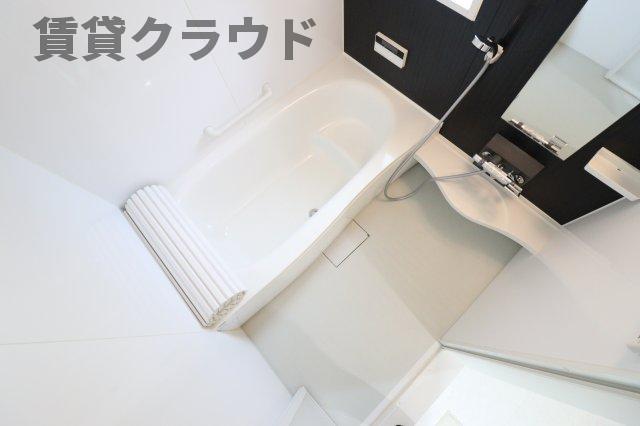 バス・シャワールーム　広々としたバスルーム♪一日の疲れをゆっくり癒してください♪