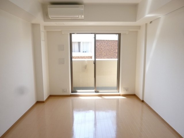 居室・リビング　※別部屋の参考写真です。