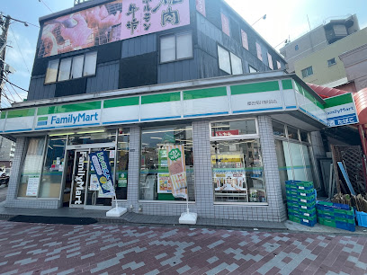 コンビニ　ファミリーマート 墨田菊川駅前店（コンビニ）まで52m
